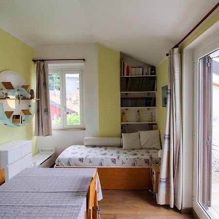 Il Faro Di Manuela Bed & Breakfast Fino Mornasco Exterior photo